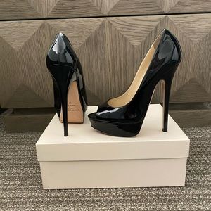 women's running shoes with wide toe box and narrow heel